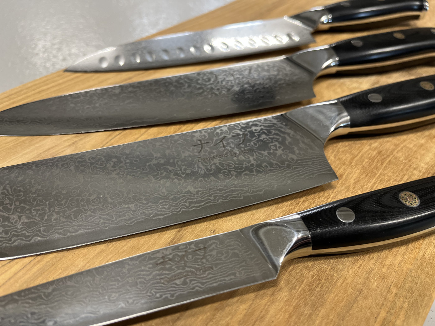 Damascus knive