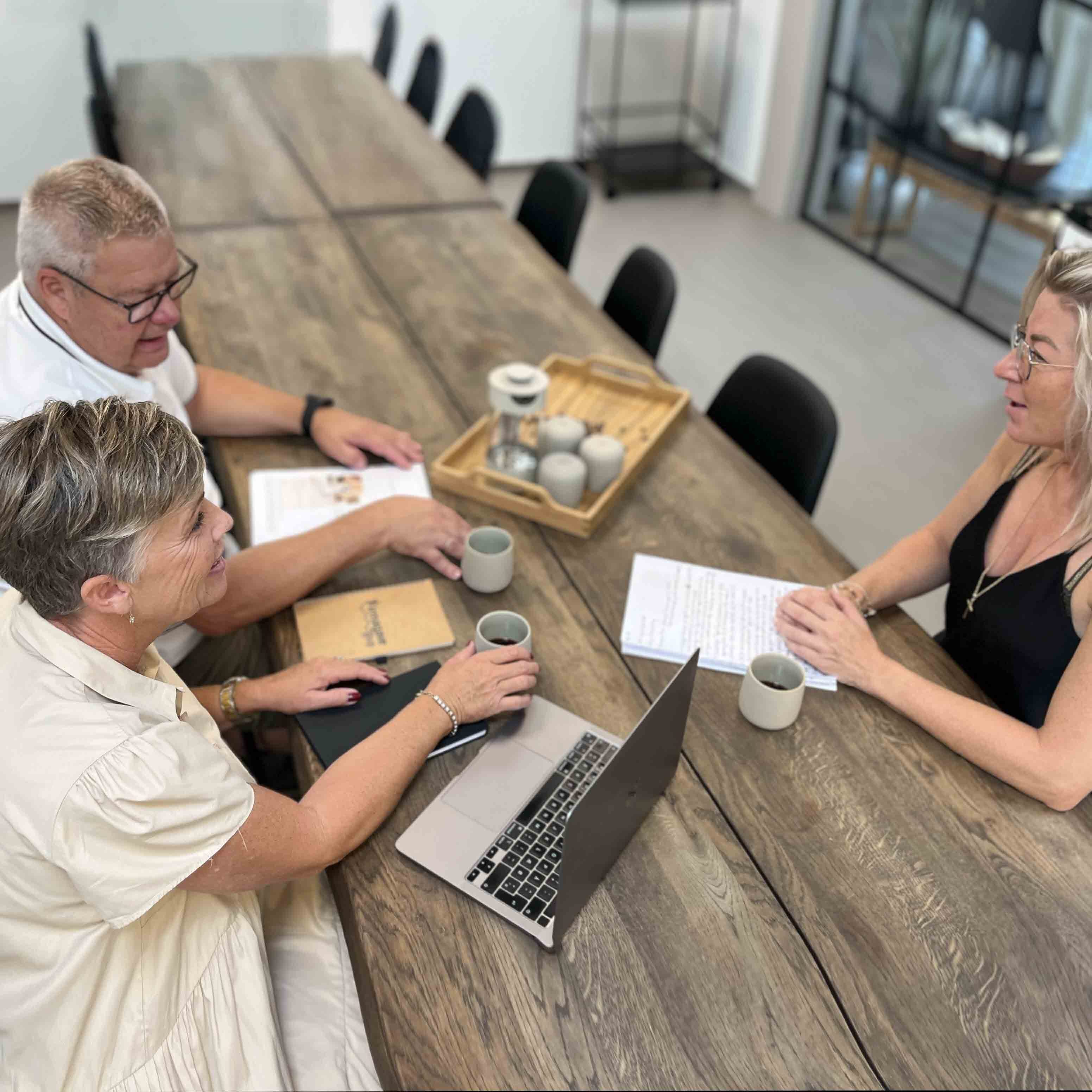 Firmajulegave kundemøde