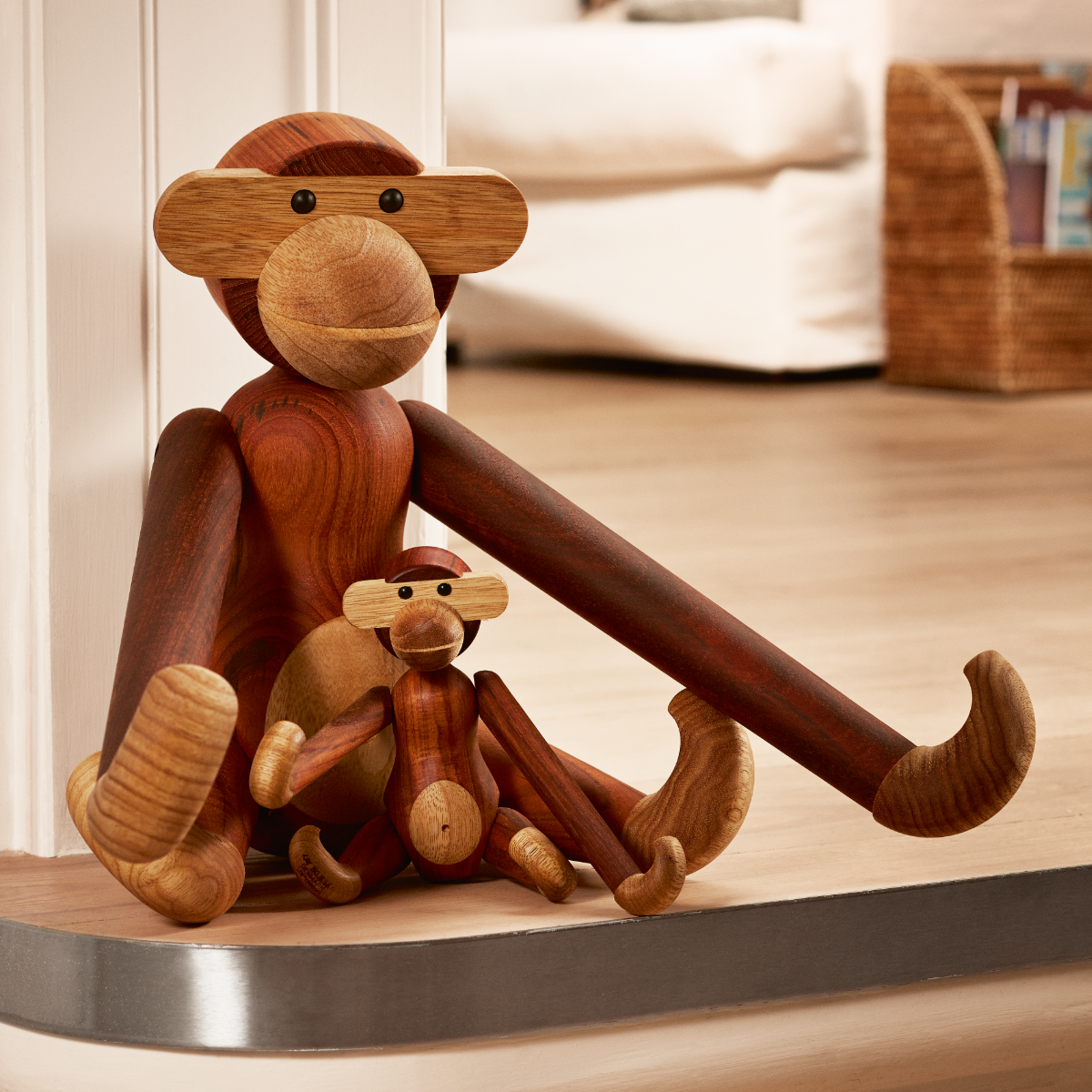 Kay Bojesen aber i to forskellige størrelser på et trin