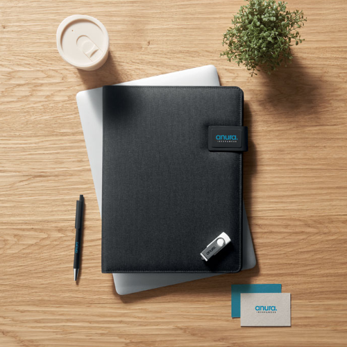 Notesbog, usb-stik- visitkort og kuglepen med logo