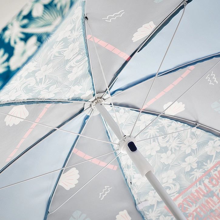 Indersiden af parasol med logotryk