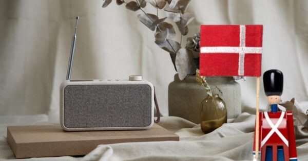 KREAFUNK aTUNE CARE DAB+radio med Bluetooth & Kay Bojesen Fanebærer mini